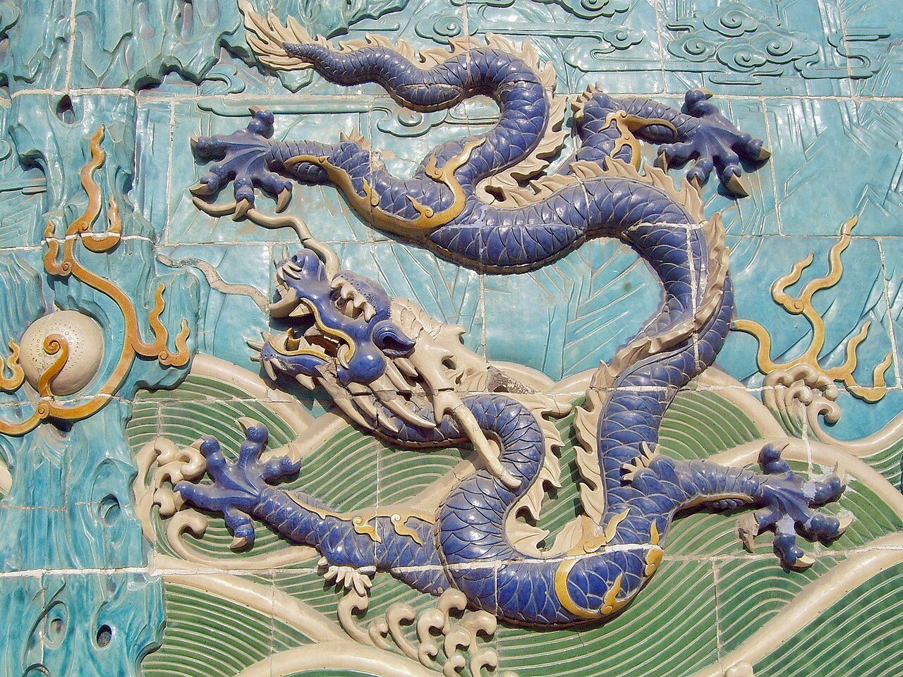 应县木塔，1056 年建成，不用一颗钉子