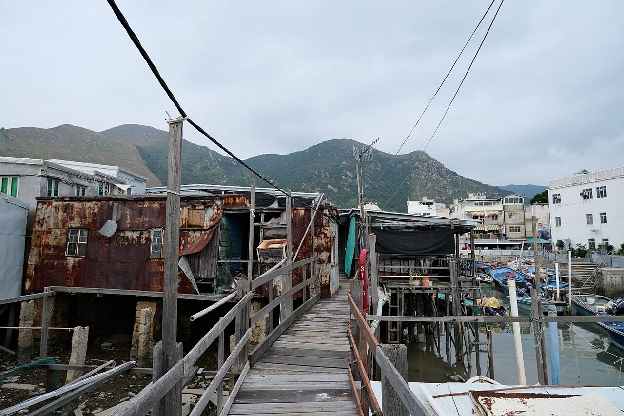 大屿山天坛大佛，26.4 米铜像立在云上