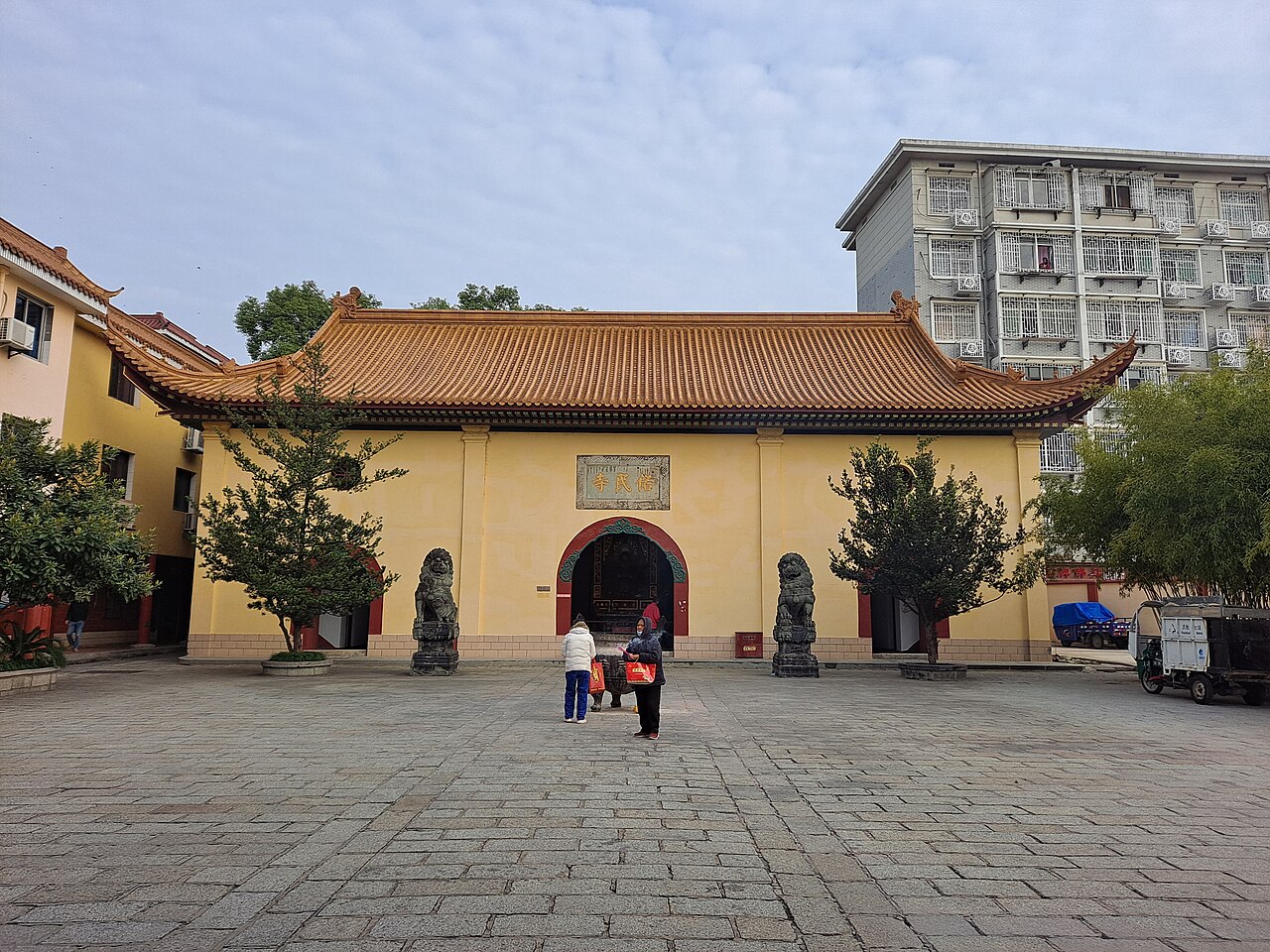 早餐：拌粉配一罐炭火瓦罐汤