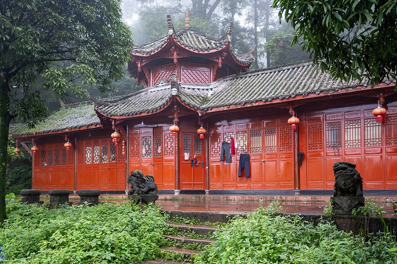 月城湖与上行索道