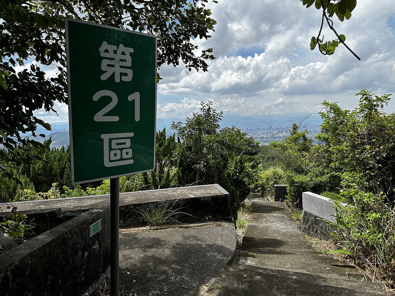 艋舺龙山寺，三百年的香火与旧城故事